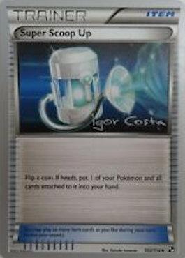 A Pokémon trading card titled "Super Scoop Up (103/114) (Pesadelo Prism - Igor Costa) [World Championships 2012]." It’s an Uncommon Trainer Item card illustrated by Igor Costa, showing a robotic arm with a claw grabbing a Poké Ball. Instructions read: "Flip a coin. If heads, put 1 of your Pokémon and all cards attached to it into your hand.” Part of the EX series and featured in the World Championships 2012.