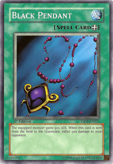 An image of the Yu-Gi-Oh! Equip Spell card "Black Pendant [YSDS-EN021] Common." The card, included in the Starter Deck: Syrus Truesdale, features a black and purple pendant with a blue gem on a pink-beaded chain. This green-bordered card boosts a monster’s attack by 500 and inflicts 500 damage to the opponent when sent to the Graveyard.